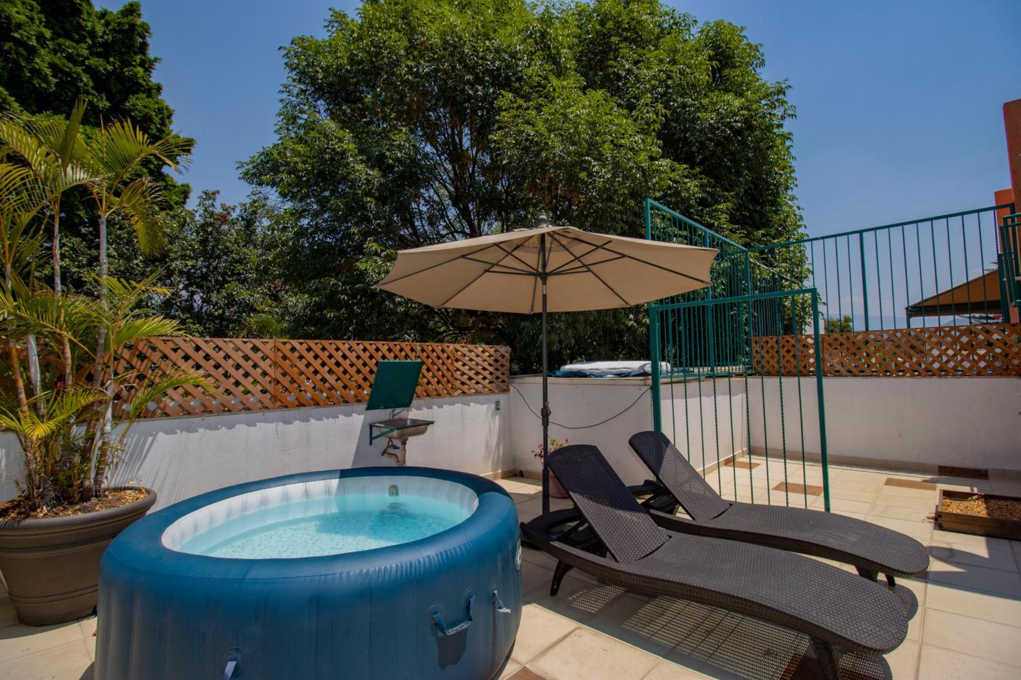 Вилла New! Bamboo Rooftop Куэрнавака Экстерьер фото